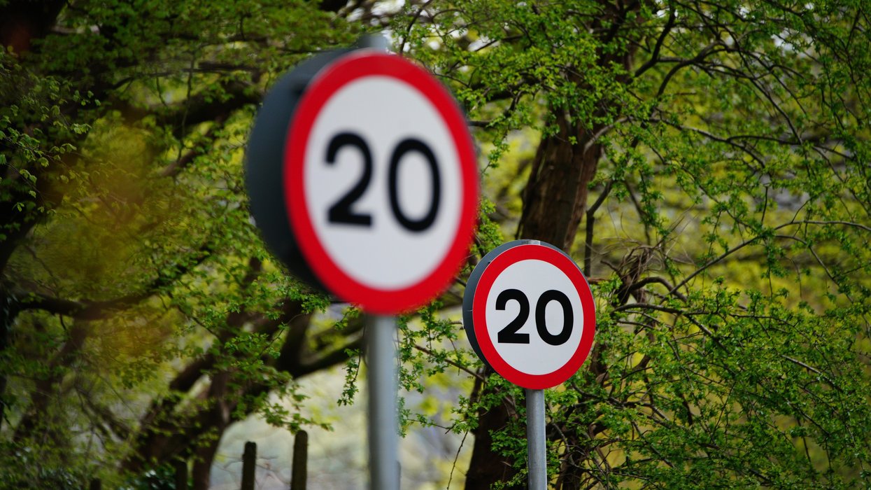 20mph speed limit signs