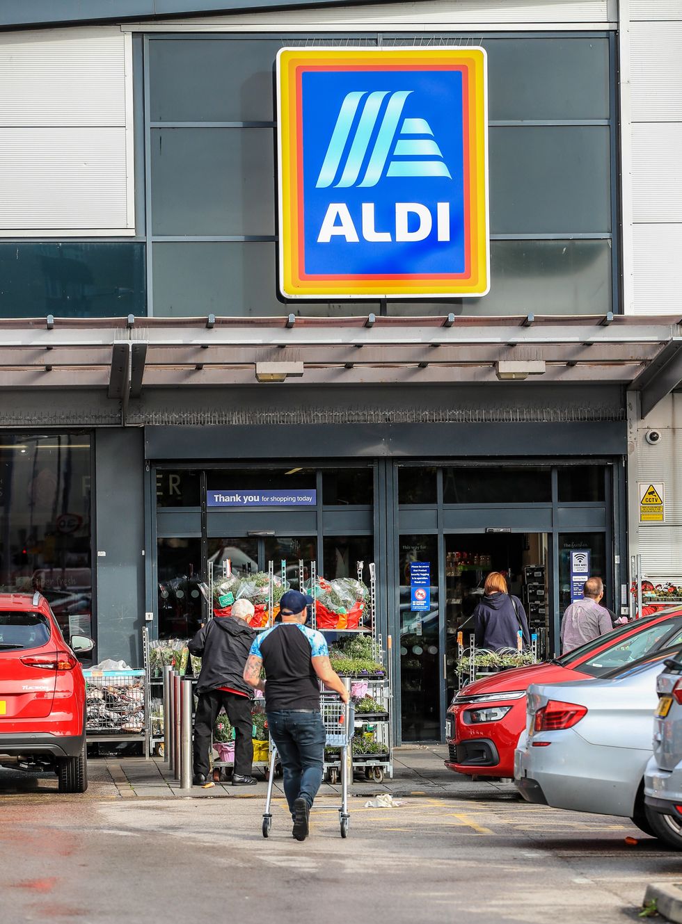 Aldi store outside