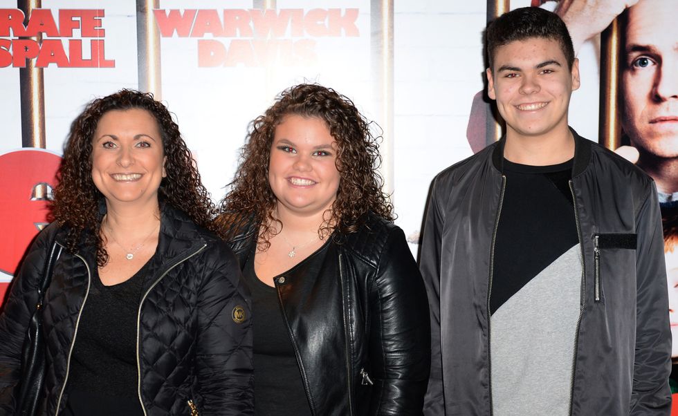Amy Tapper (middle)