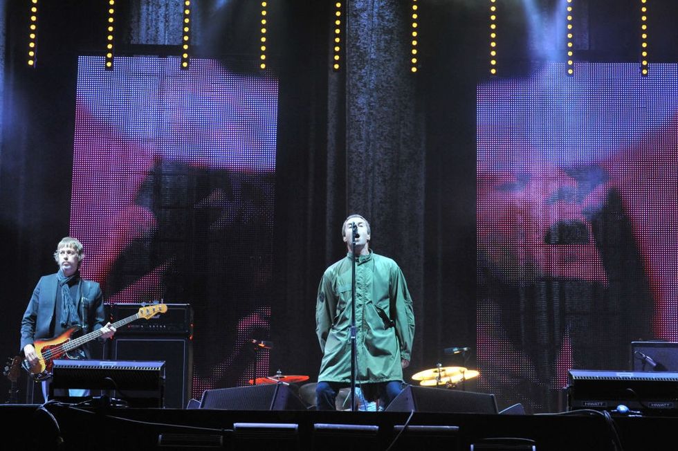 Andy Bell on guitar