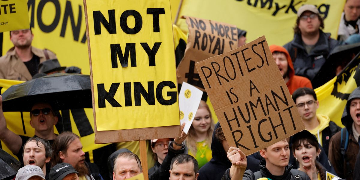 Anti-monarchist protestors set to SUE police for Coronation day arrests - 'We'll protest even more!'