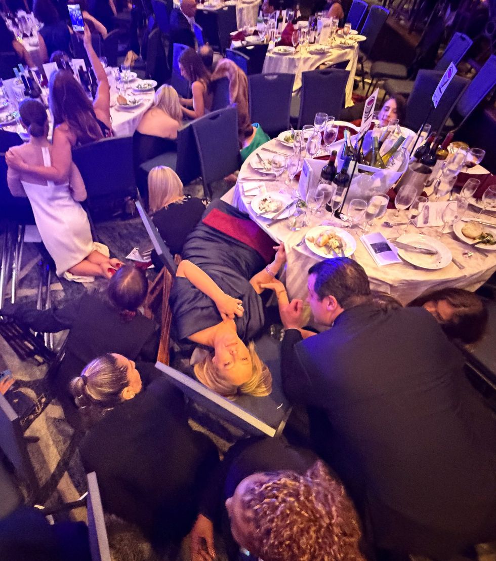 Attendees at White House event take cover