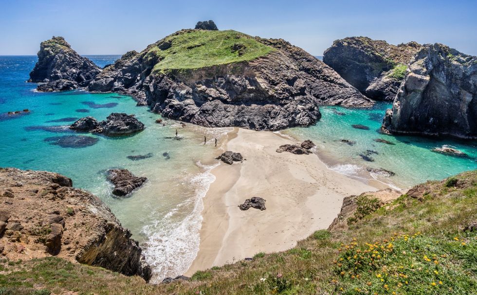 beaches in cornwall