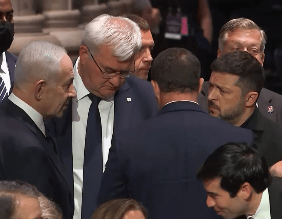 Benjamin Netanyahu and Volodymyr Zelensky speak at Lindsey Graham's funeral