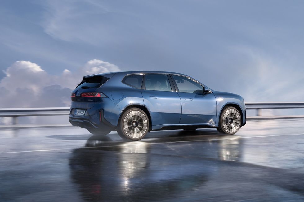 BMW electric SUV iX3 photo