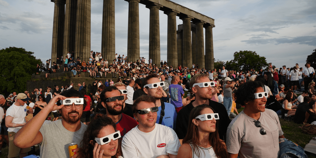 Eclipse: Eye pain internet searches surge 800% after Britons told avoid directly looking into solar eclipse