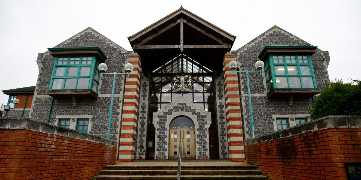 'Dishonest and manipulative' mum dodges jail after conning elderly couple with dementia out of £25k
