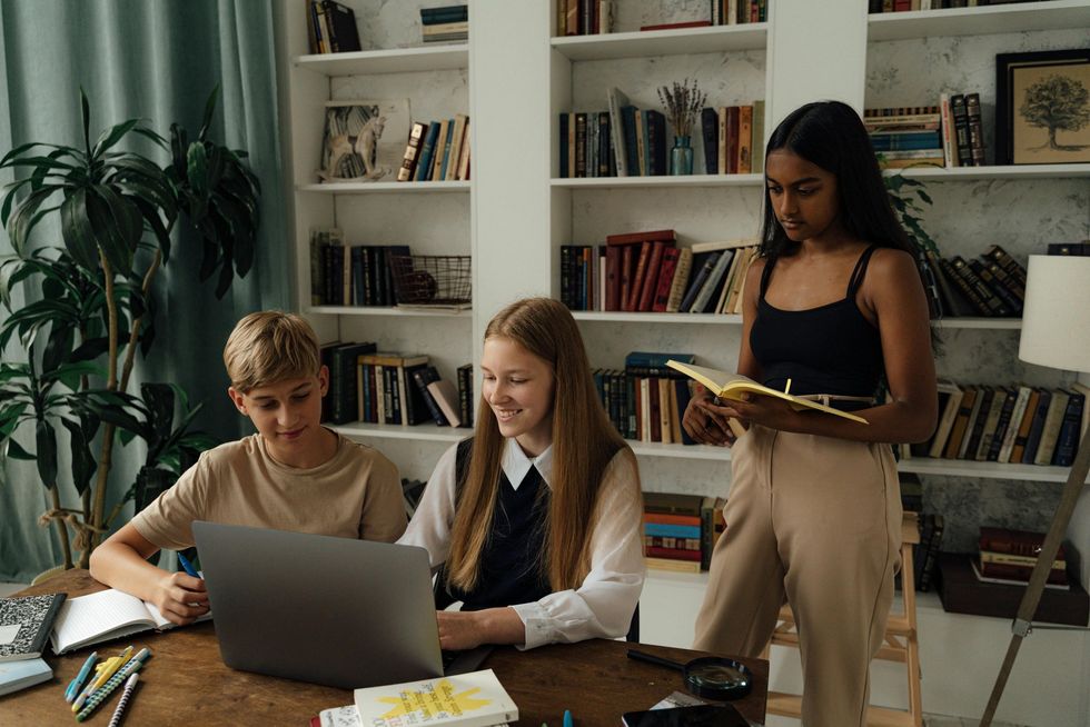 Children using laptop
