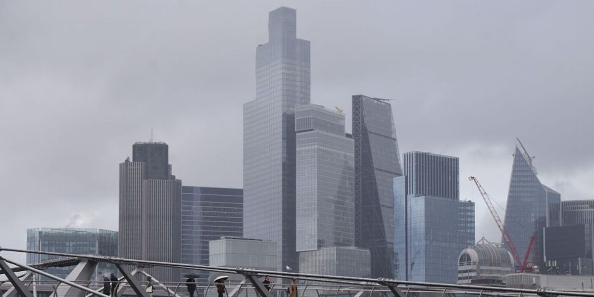 Britain set to pay highest borrowing costs since 1998 in major bond sale