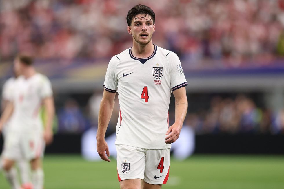 Declan Rice is available despite suffering a dead leg