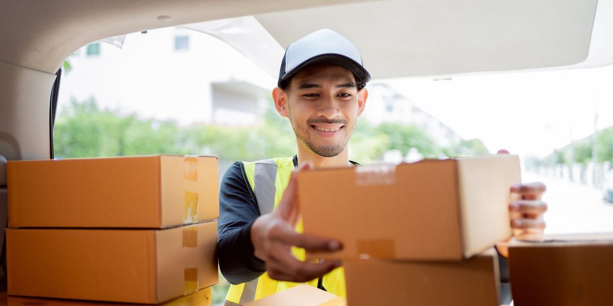 Major delivery company announces 10,000 new roles in boost for Britain's jobs market