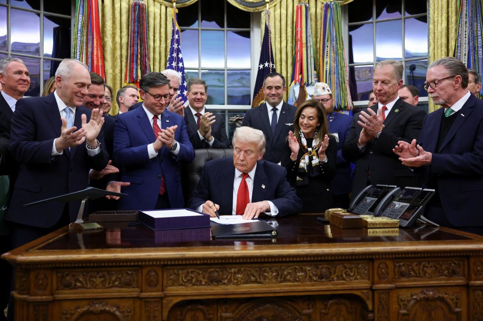 Donald Trump formally ends the US Government shutdown