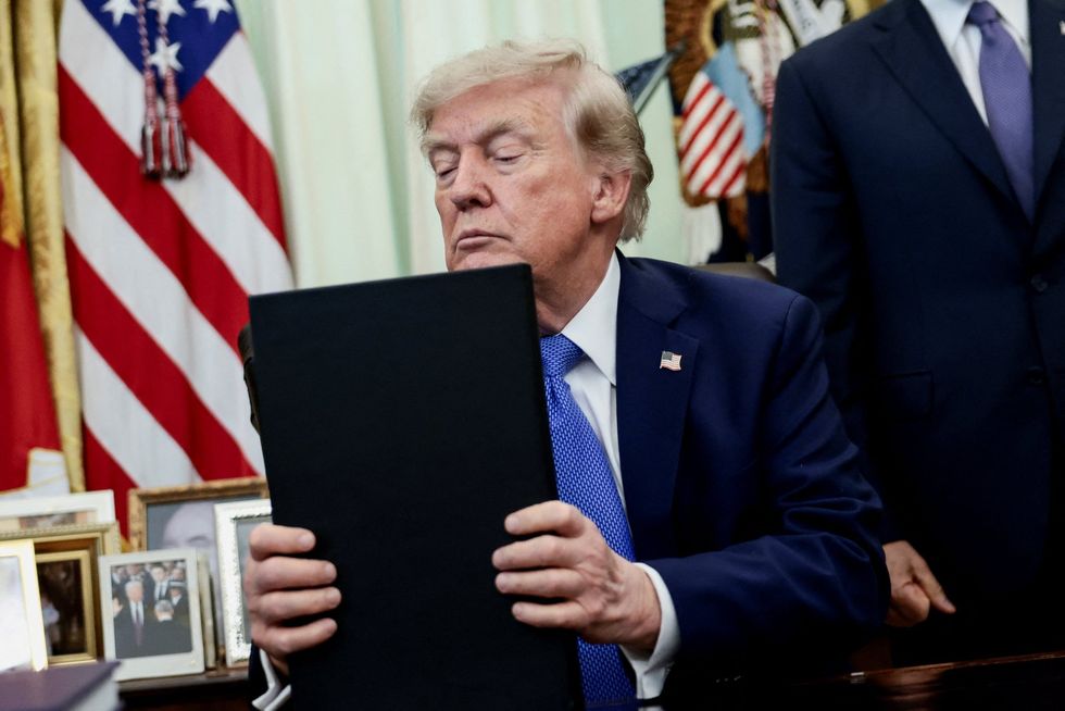DONALD TRUMP