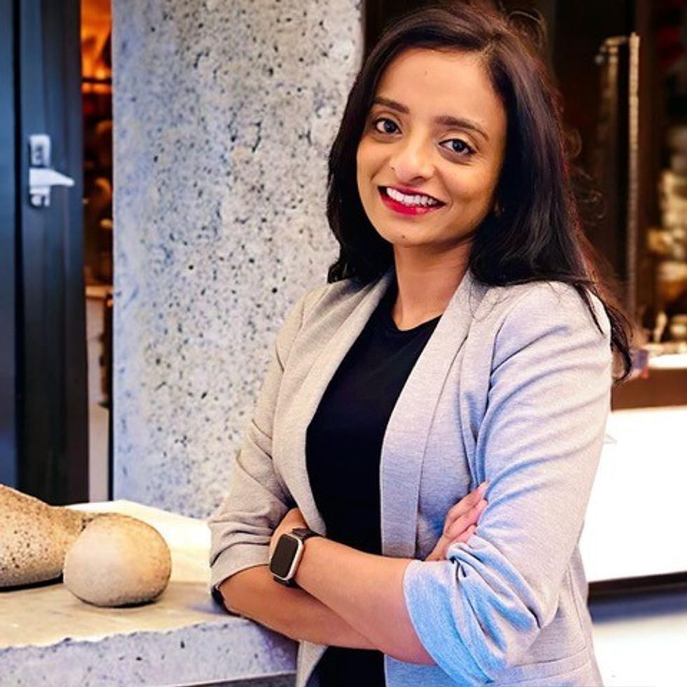Dr Aarthi Sinha