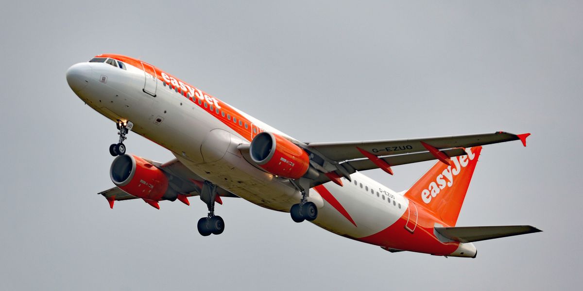 Woman dies on easyJet flight after three desperate passengers perform CPR for an hour