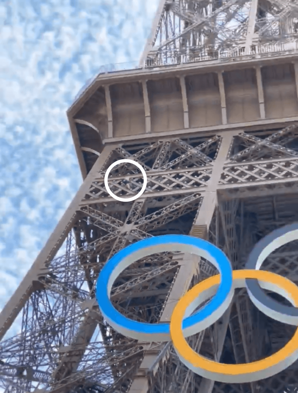 Eiffel Tower climber