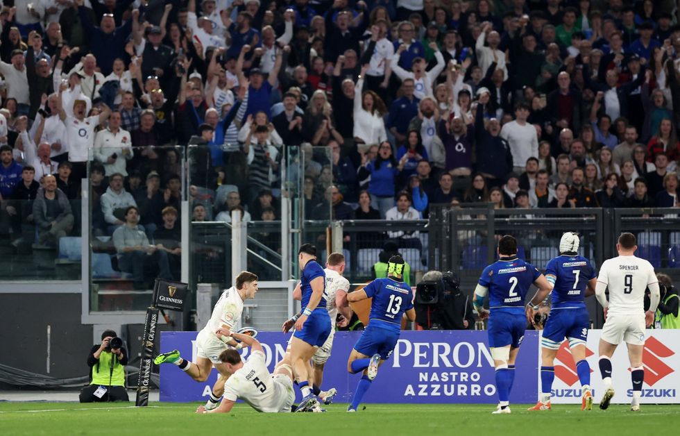 England appeared to be in control after going 18-10 ahead