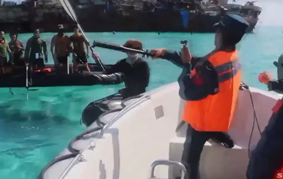 Fight between Chinese and Filipino sailors