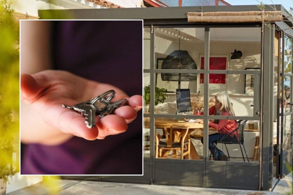 Garden room and house keys