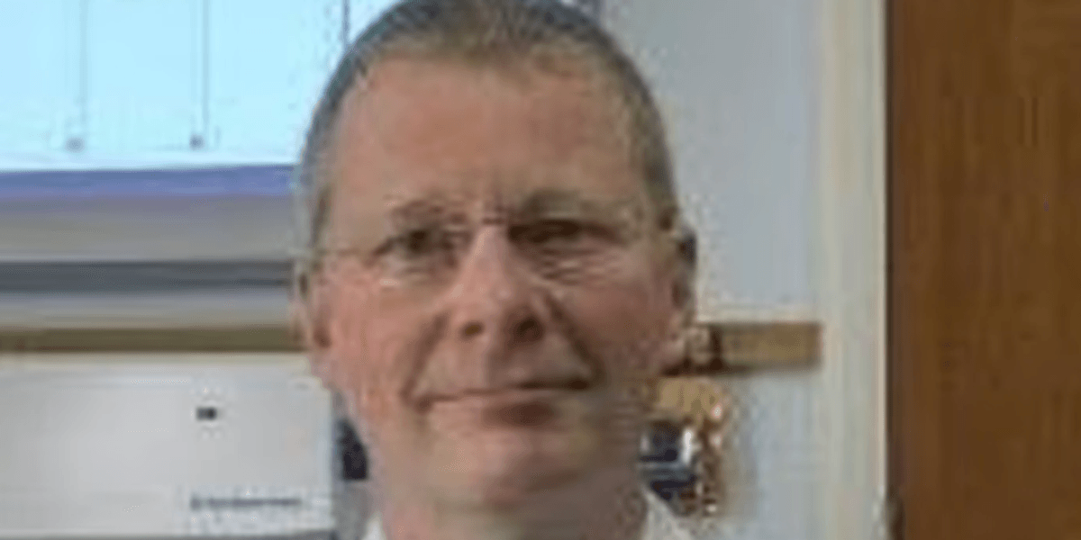 Doctor struck off after telling young girl to remove her face mask