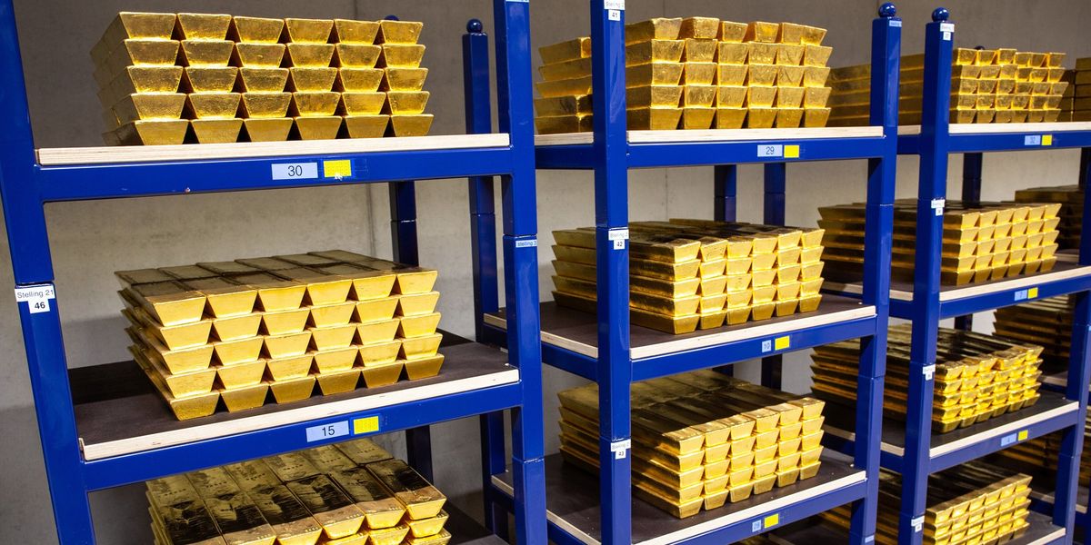 Bank of England receives £9.1BILLION in gold from US as experts raise security fears under Donald Trump