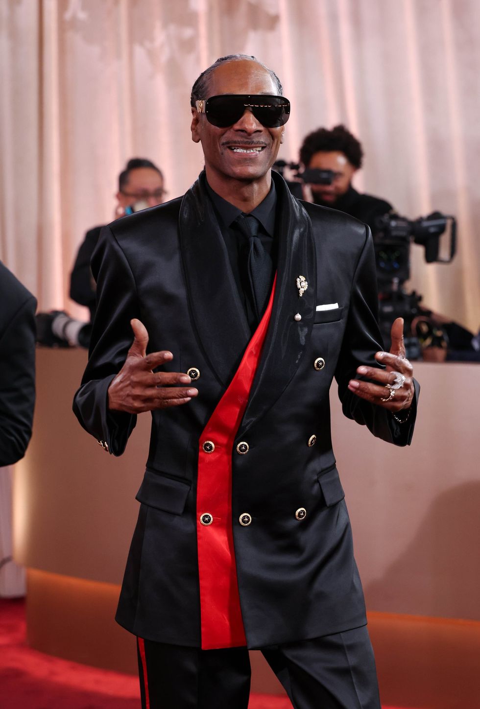 Golden Globes 2026 red carpet: Snoop Dogg