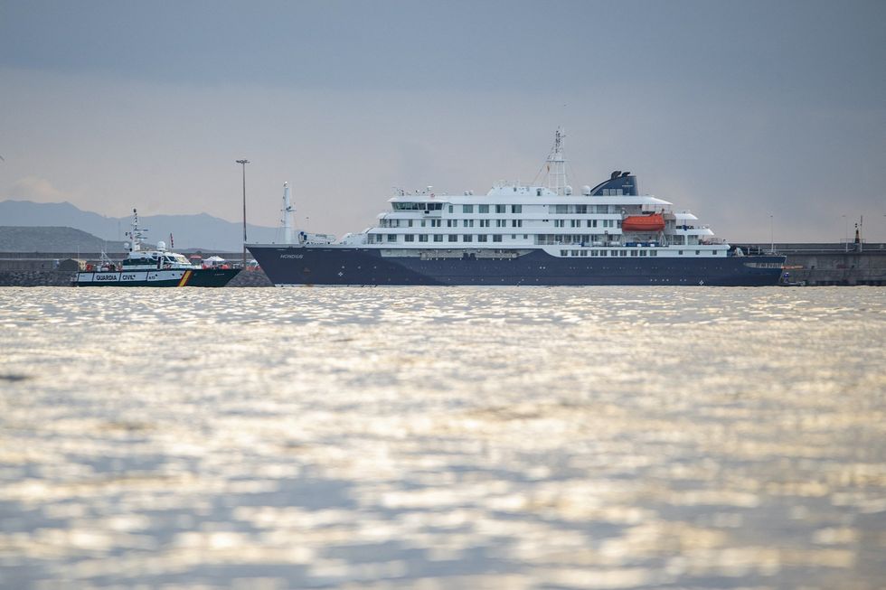 Hantavirus-stricken ship off shore of Tenerife