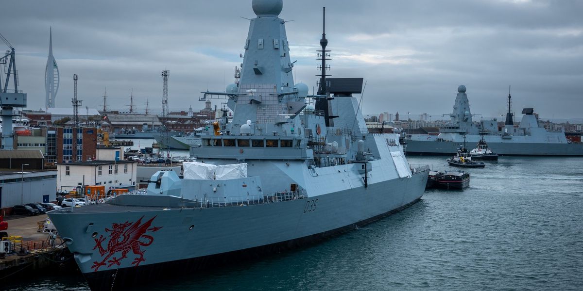 HMS Dragon heads to Middle East as UK considers international Strait of Hormuz operation