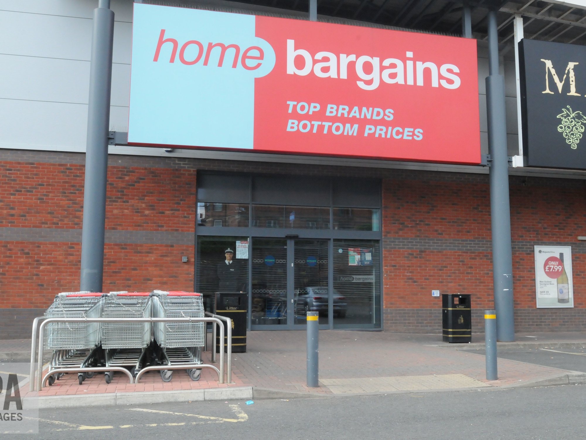 Home Bargains sign
