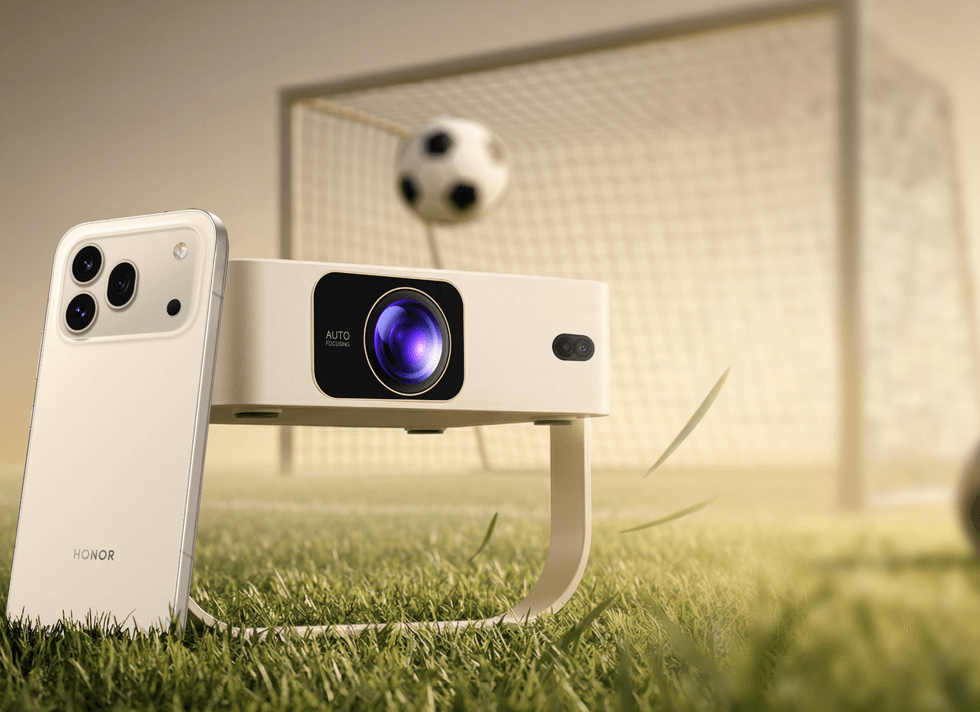 Honor 600 Pro  in golden white