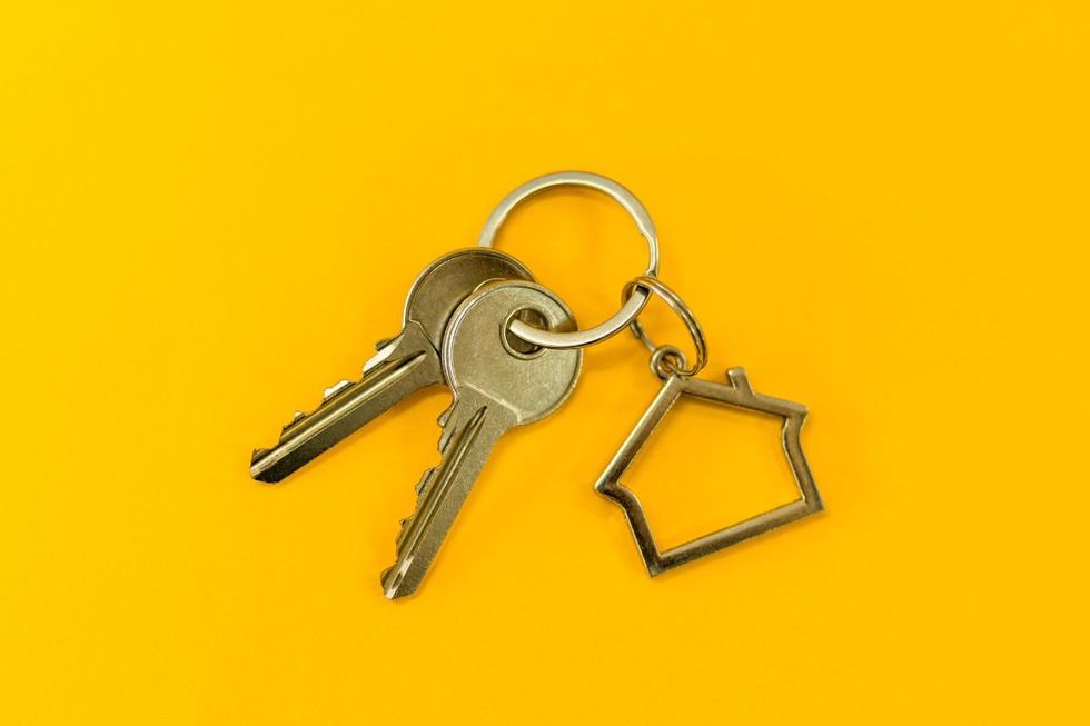 HOUSE KEYS