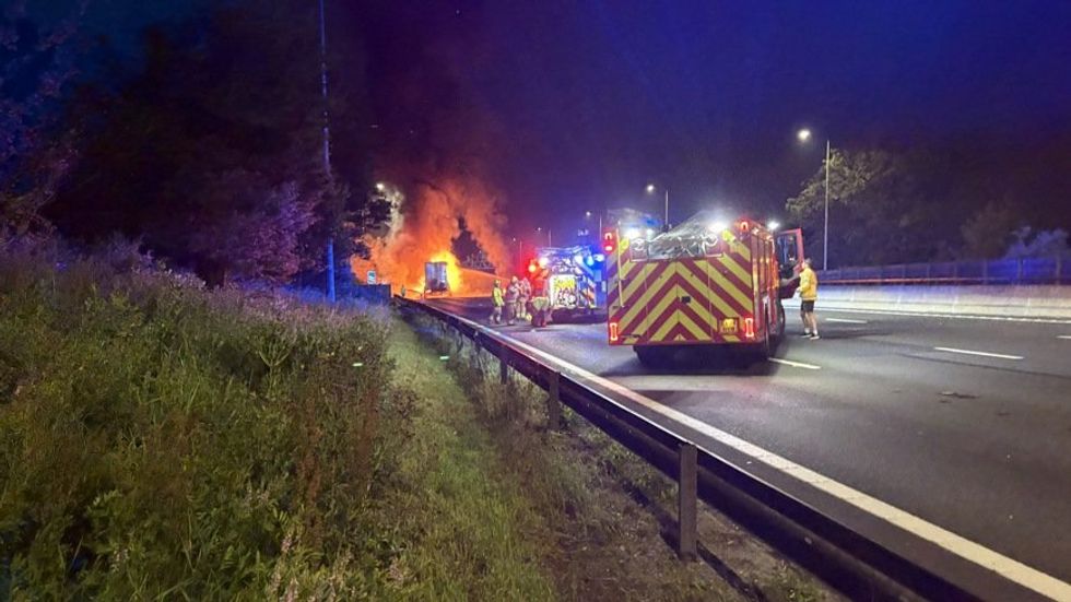 Huge lorry fire on the M25