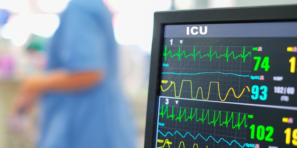 Two common symptoms heart attack survivors experience weeks before, according to a doctor