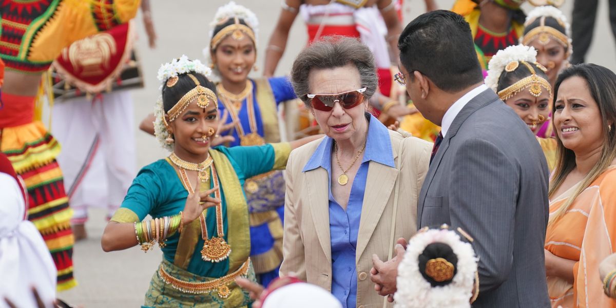 Princess Anne receives spectacular welcome in Sri Lanka as she touches down for tour
