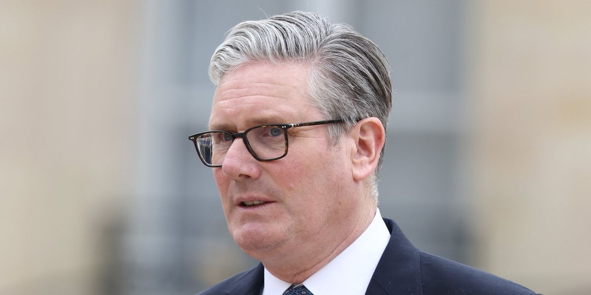 Keir Starmer's two top aides knew Lord Mandelson failed security vetting weeks ago as pressure mounts to resign