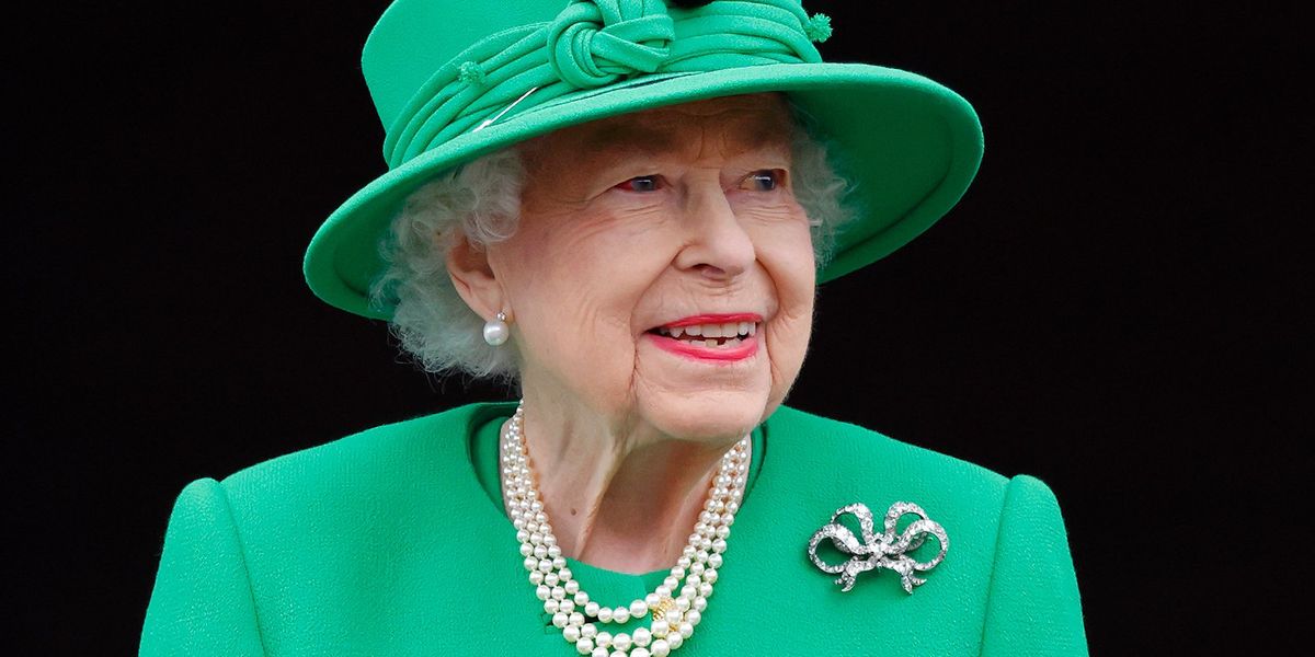 Queen Elizabeth II's witty response regarding not needing a passport photo revealed by artist