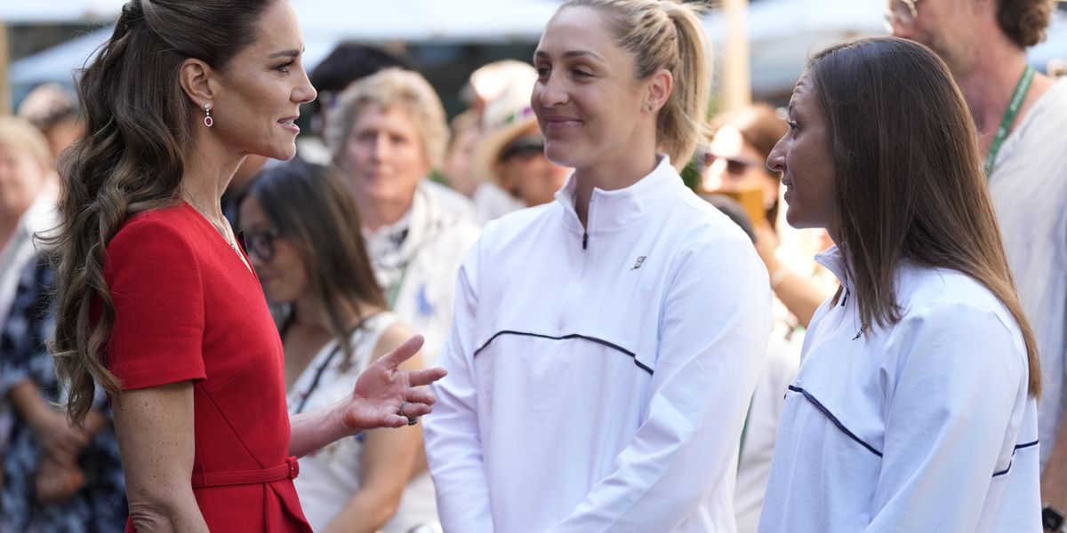 Princess of Wales pays tribute to tennis player who played through cancer during Wimbledon meeting
