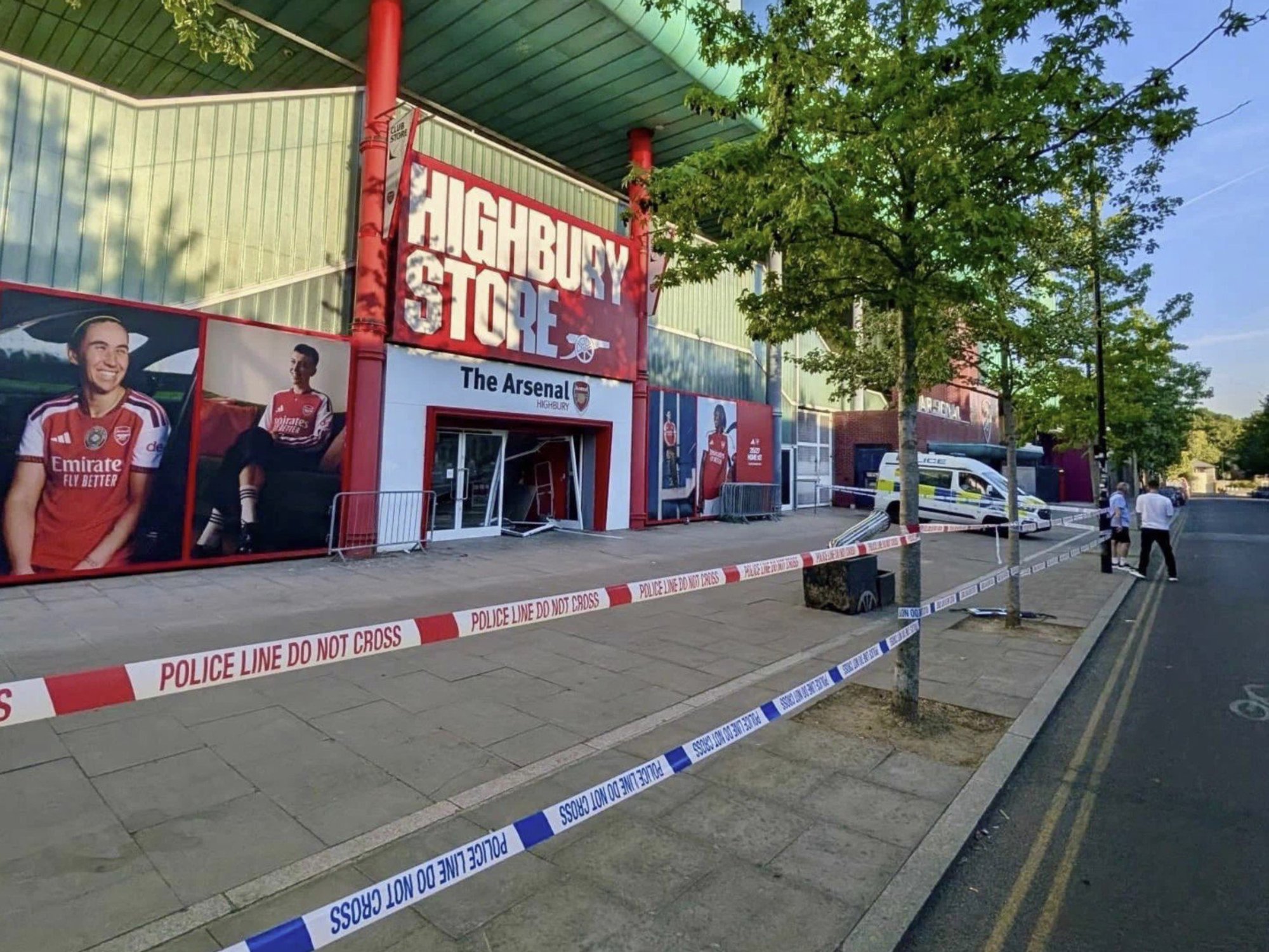 Arsenal Store broken in to as police launch manhunt and cordon off club shop