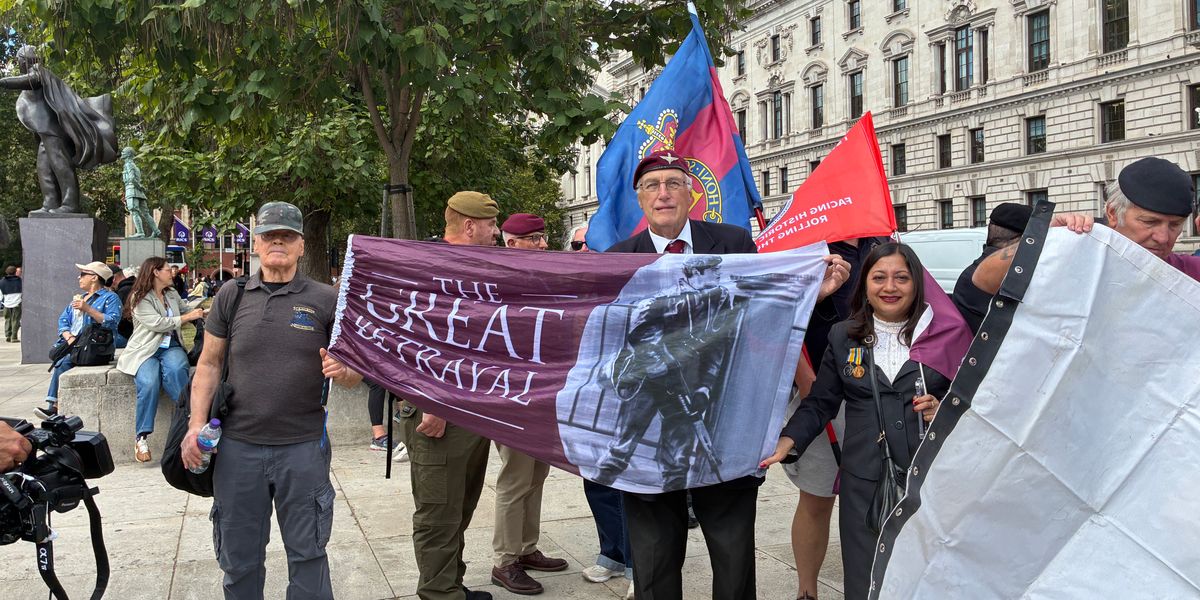 ‘They HATE us!’ Troubles veterans descend on London to issue Labour warning over ‘witch-hunt’