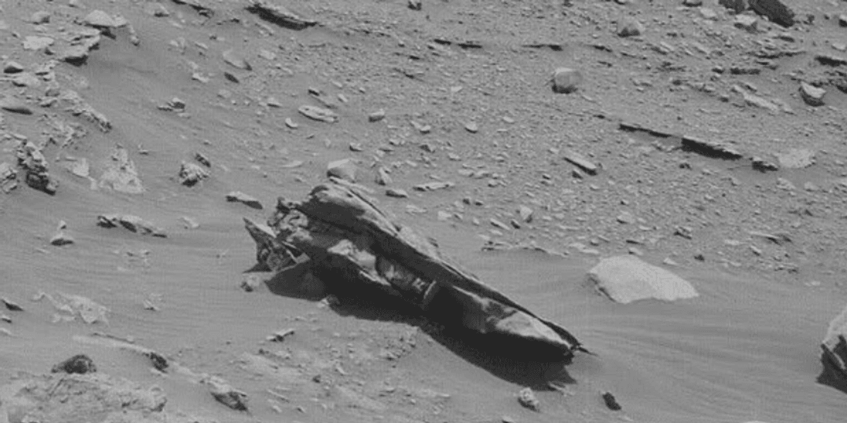 Puzzling object found on Mars sparks theories of extraterrestrial life