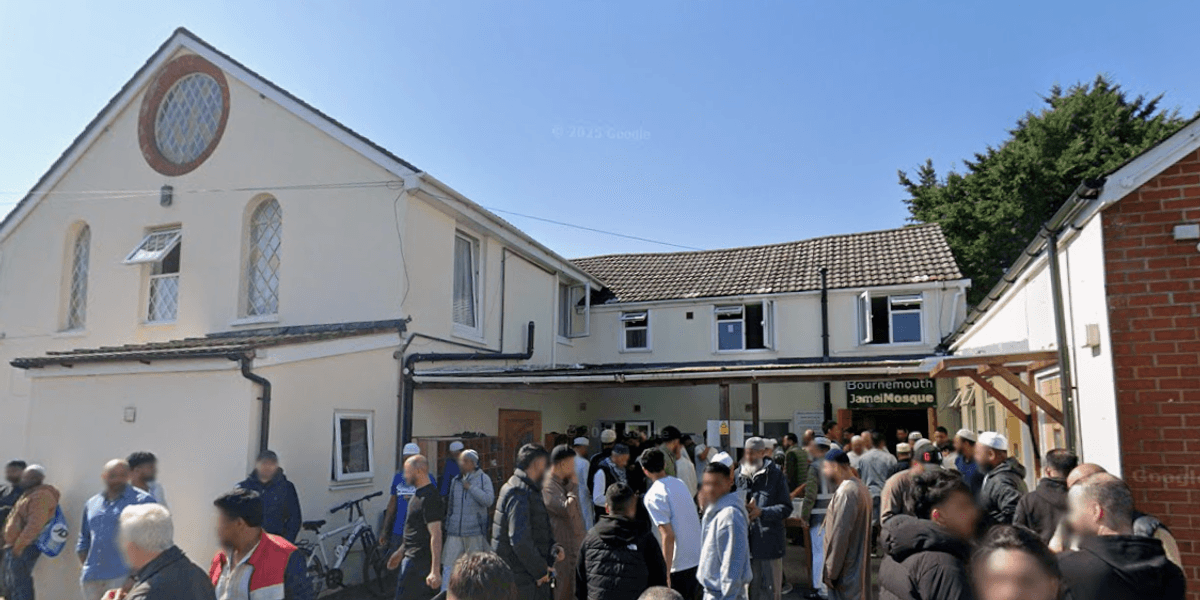 Residents battling plans to expand mosque over Muslims waking locals up with morning prayers and 'making children cry'
