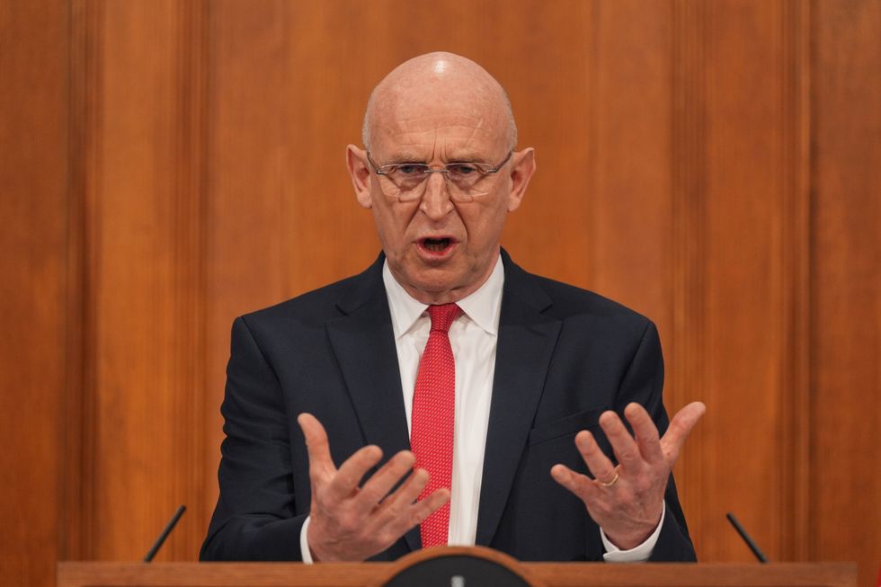 John Healey called an emergency press conference\u200b