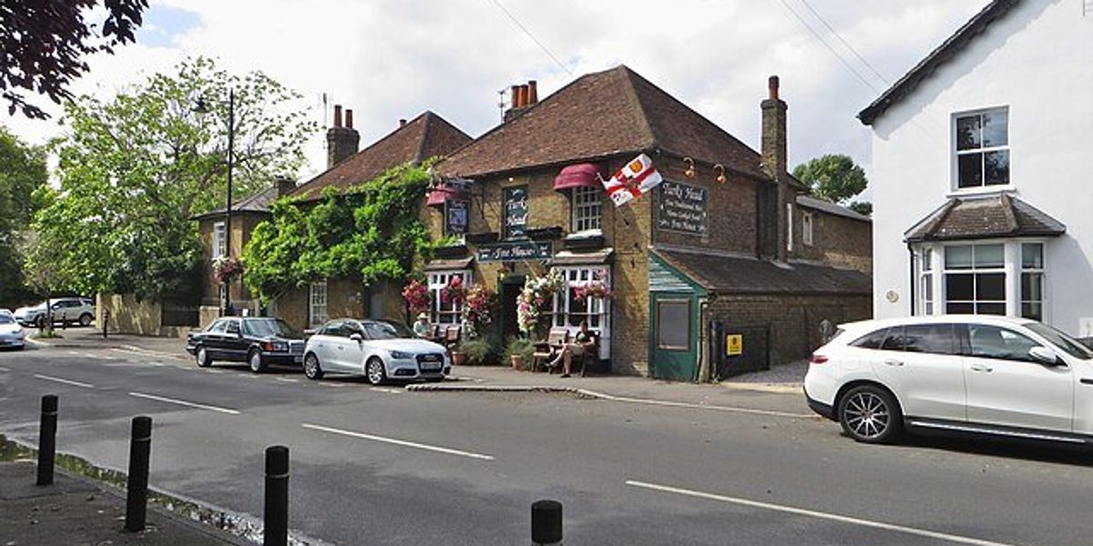 Surrey news: Home Office 'secretly' moves migrants into cottage just yards from primary school