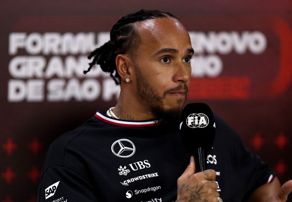 Lewis Hamilton will not leave Mercedes until December 31