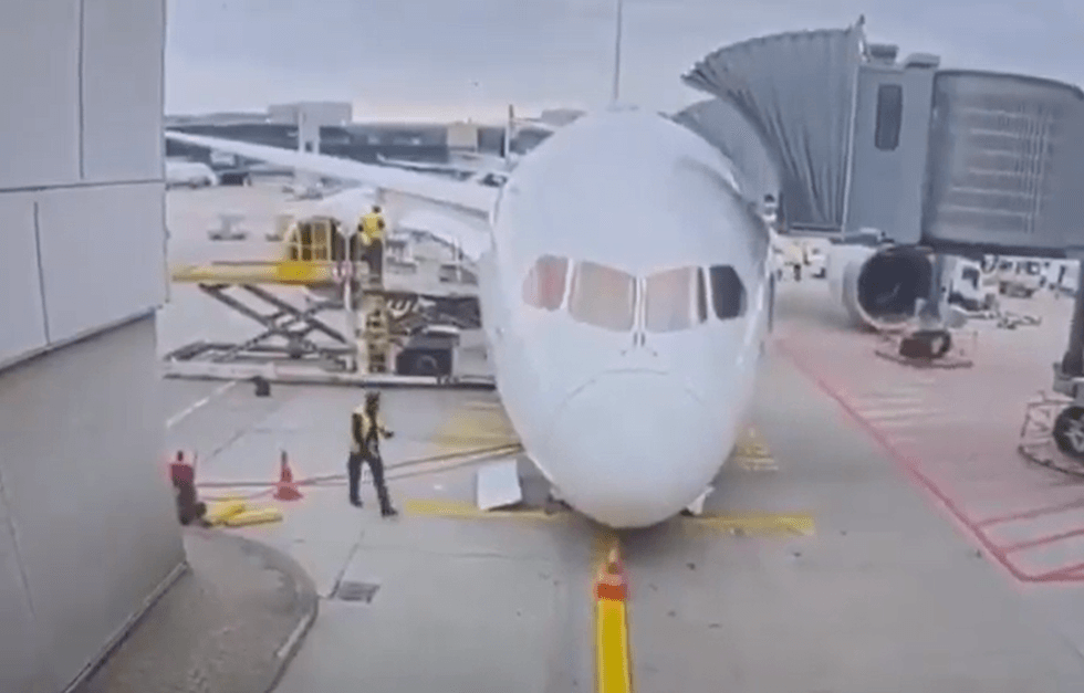 Lufthansa-operated Boeing 787 nose collapsed at Frankfurt Airport