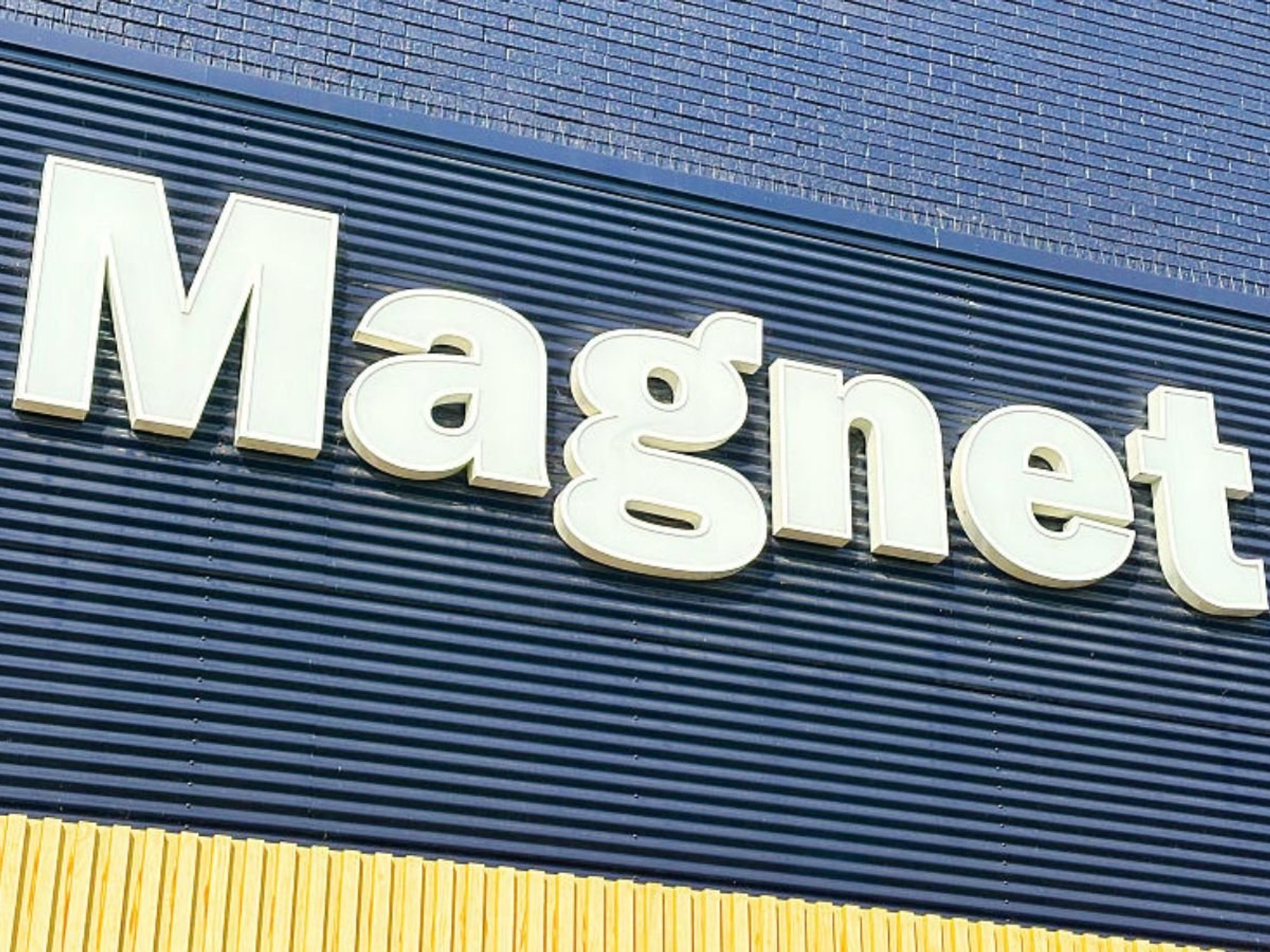 Magnet store