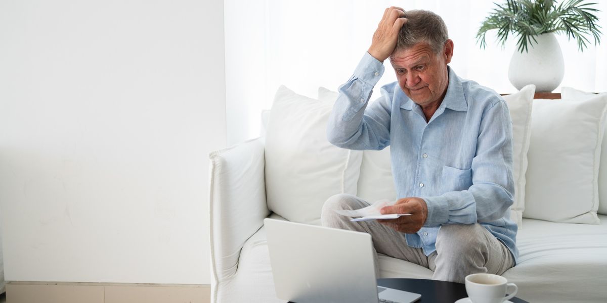 Savings warning: Britons losing BILLIONS of pounds by 'hoarding' cash in low-interest accounts
