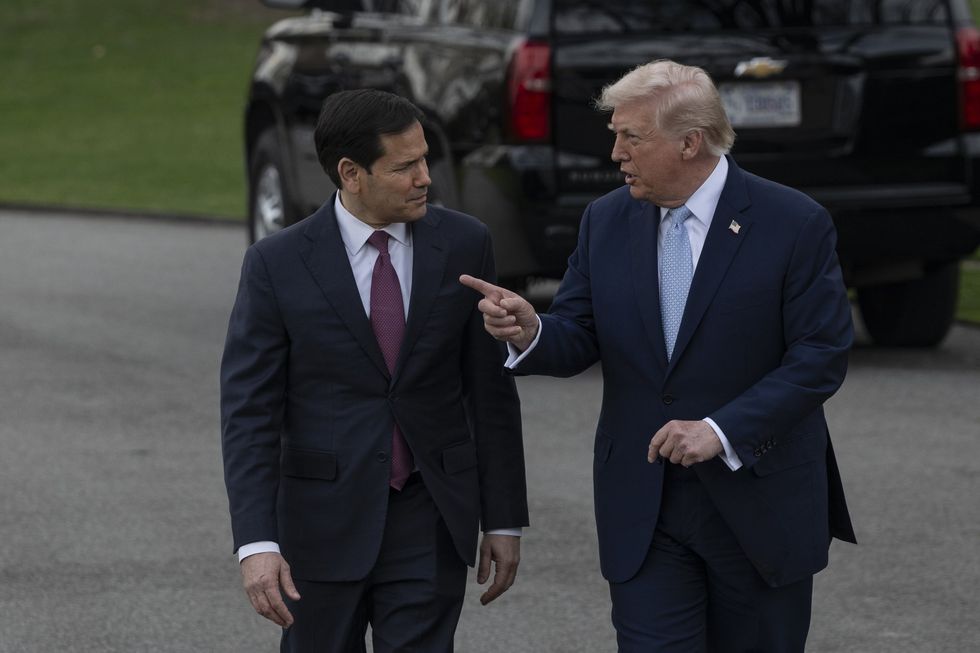 Marco Rubio (left) and Donald Trump (right)