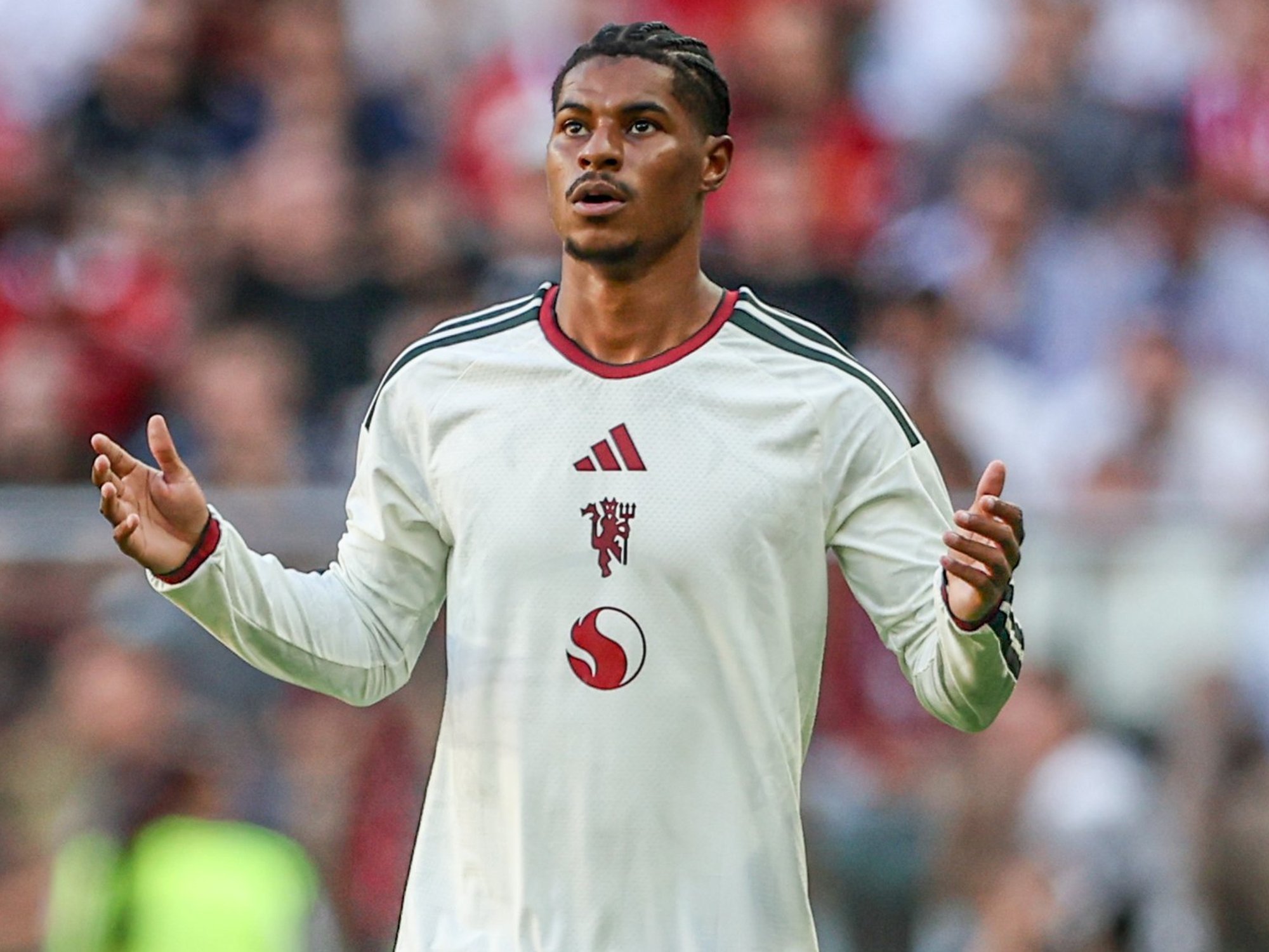 Marcus Rashford has reportedly decided he will not ask Manchester United to hand back his famous No 10 shirt following his return to Old Trafford