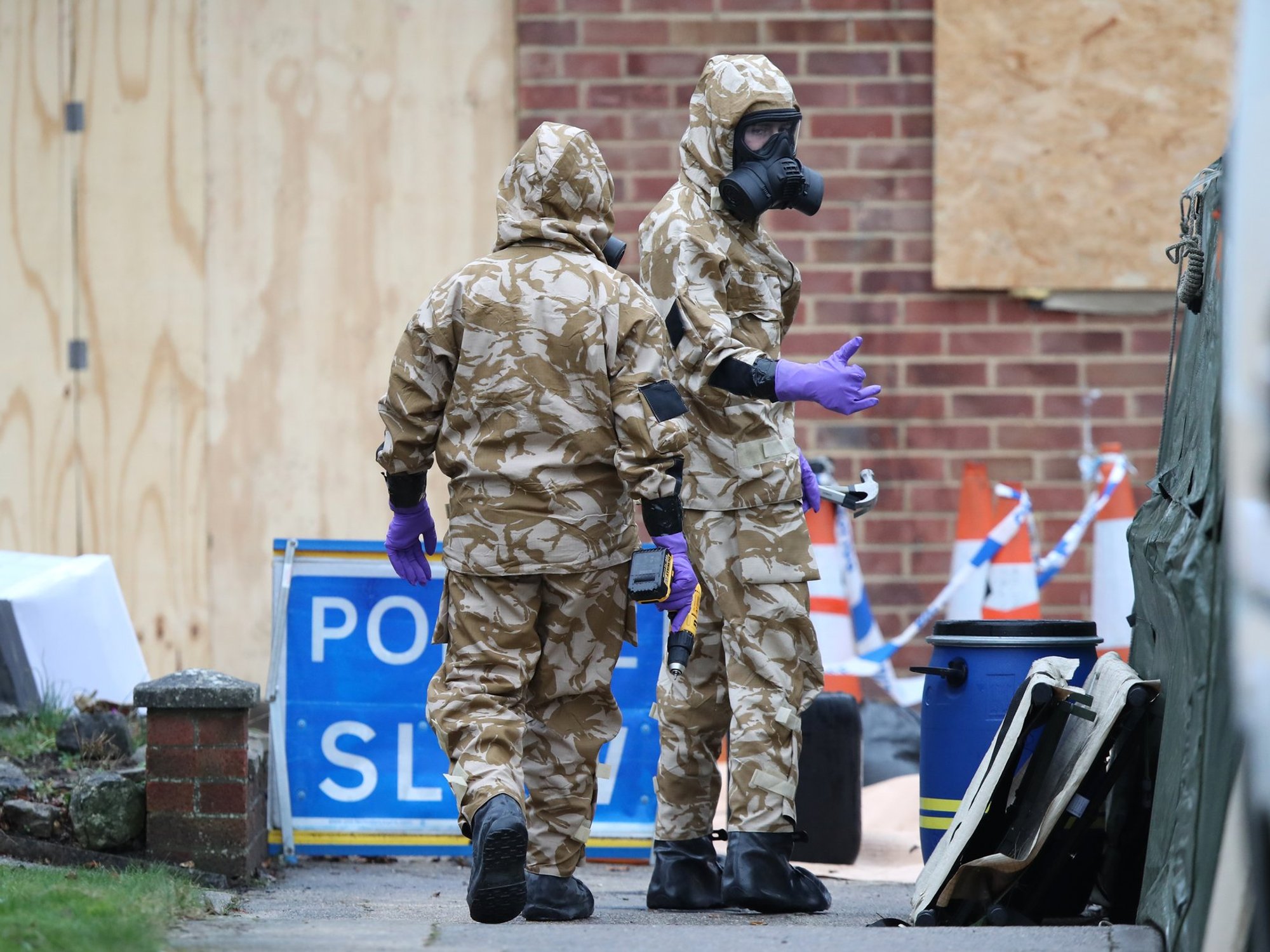Masked soldiers at work in Salisbury following Russia's Novichok attack against Sergei Skripal
